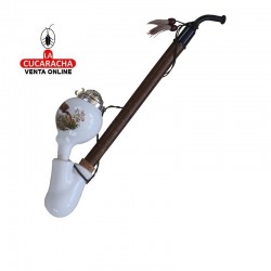 Pipa decorativa de cerámica, con pisadientes largo en madera