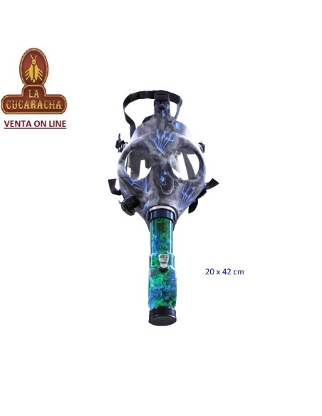 Bong verde con máscara de latex gris.