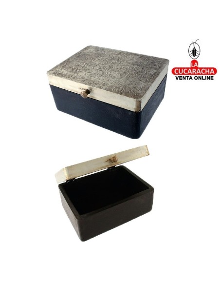 Joyero caja madera y metal repujado.